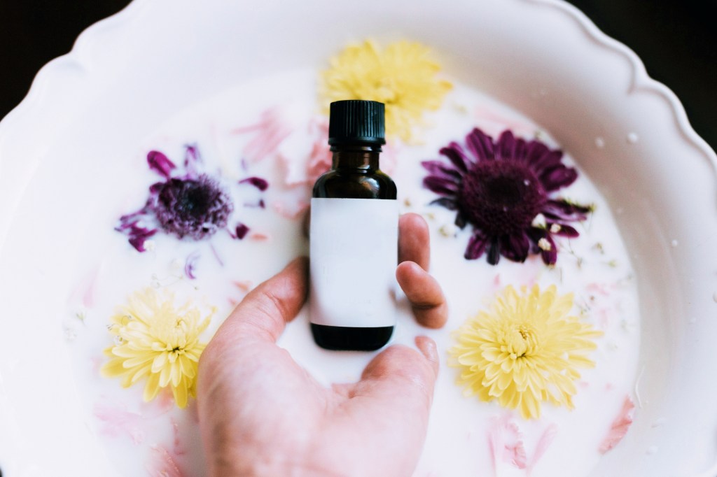 ENDOCRINE DISRUPTORS DAMAGE YOUR HORMONAL&nbsp;BALANCE